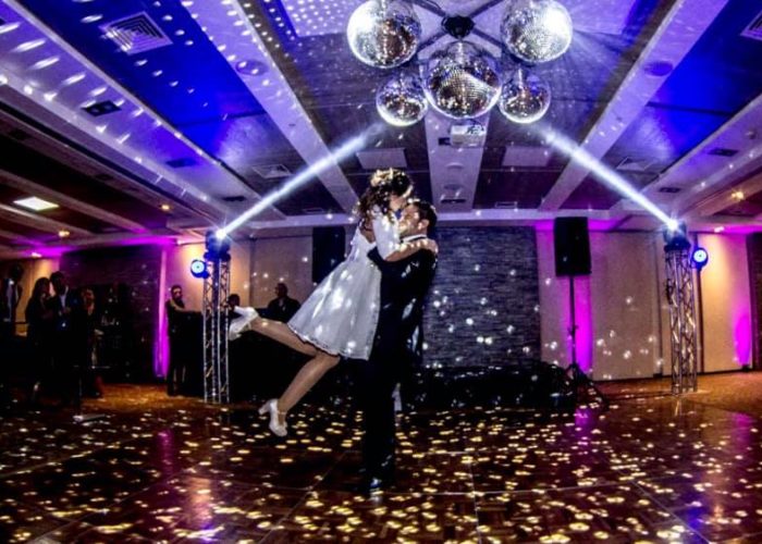 NOVIOS BOLAS DISCO LAMPARA MAGICA